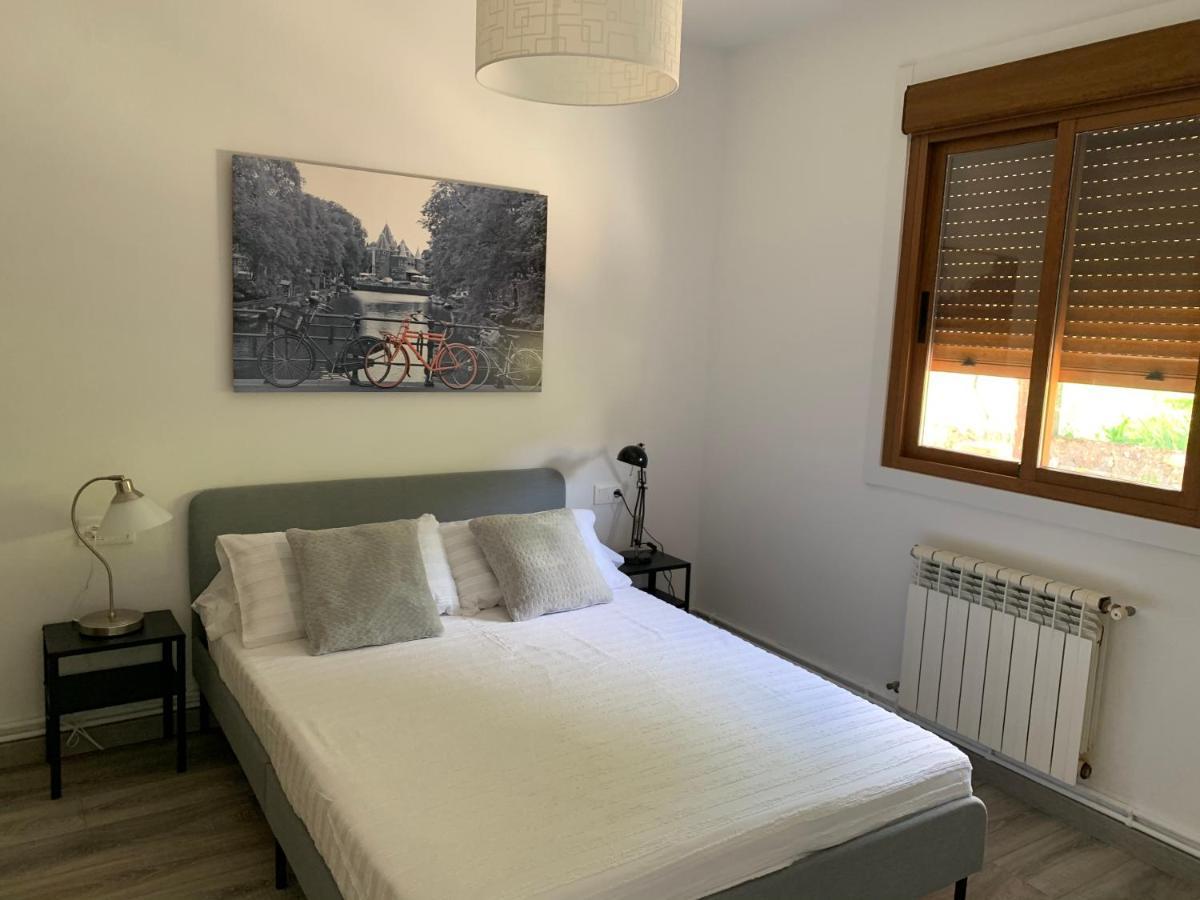 A Casa Vermella Con Jardin A 10 Minutos De Santiago De Compostela Apartment Ortono Bagian luar foto