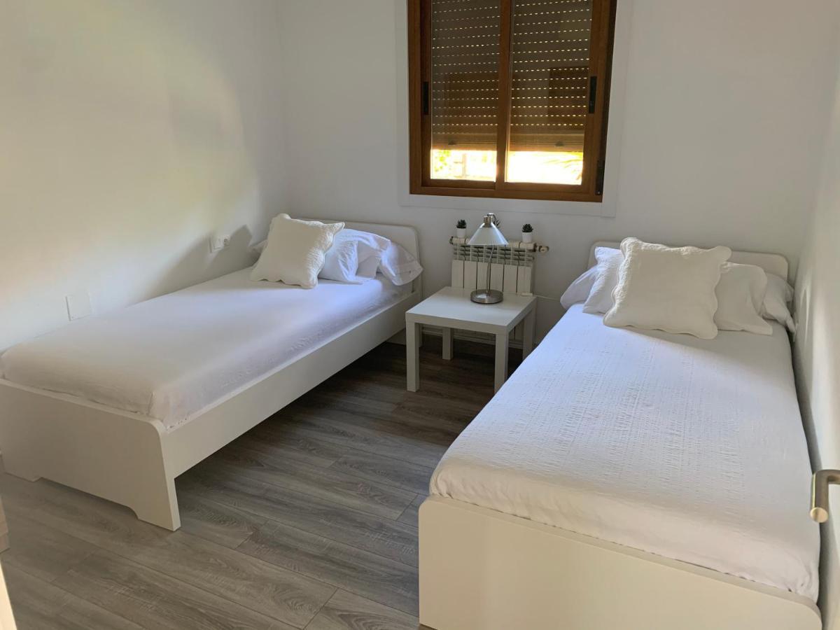 A Casa Vermella Con Jardin A 10 Minutos De Santiago De Compostela Apartment Ortono Bagian luar foto