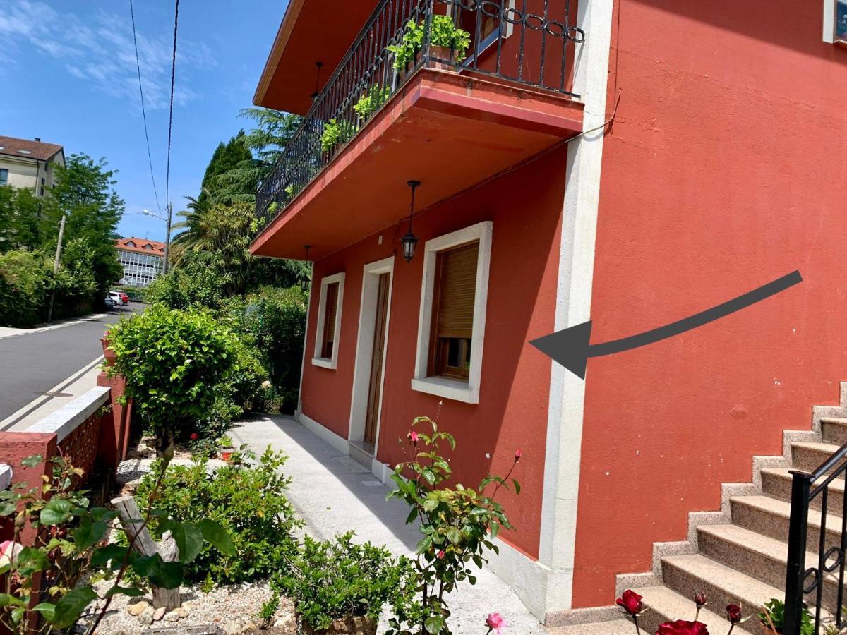 A Casa Vermella Con Jardin A 10 Minutos De Santiago De Compostela Apartment Ortono Bagian luar foto