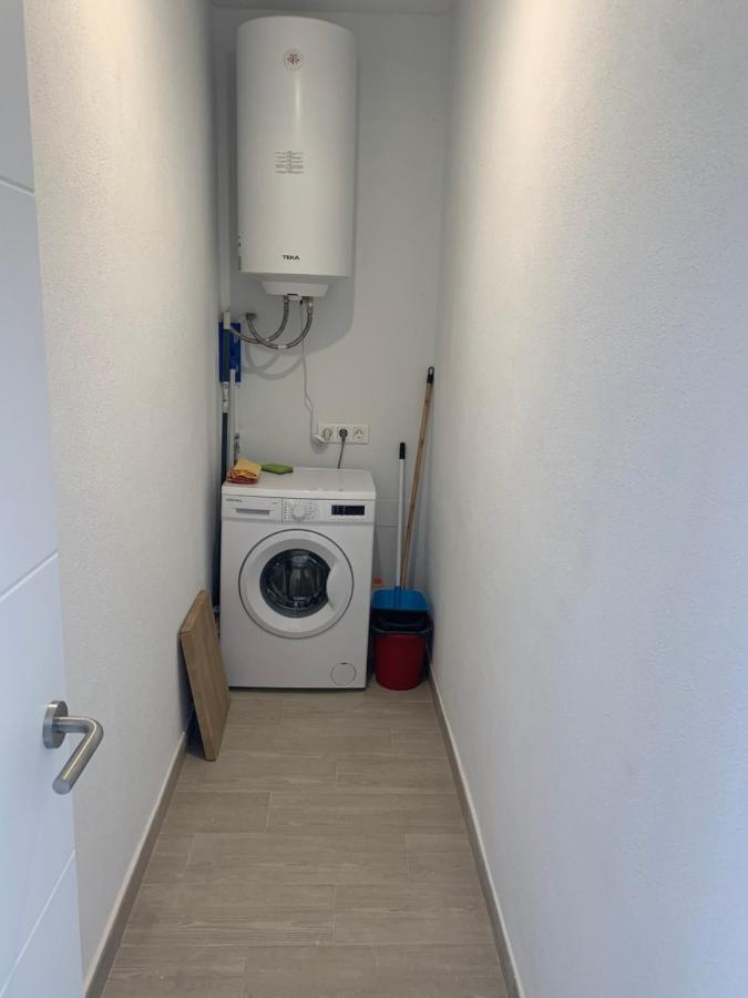 A Casa Vermella Con Jardin A 10 Minutos De Santiago De Compostela Apartment Ortono Bagian luar foto