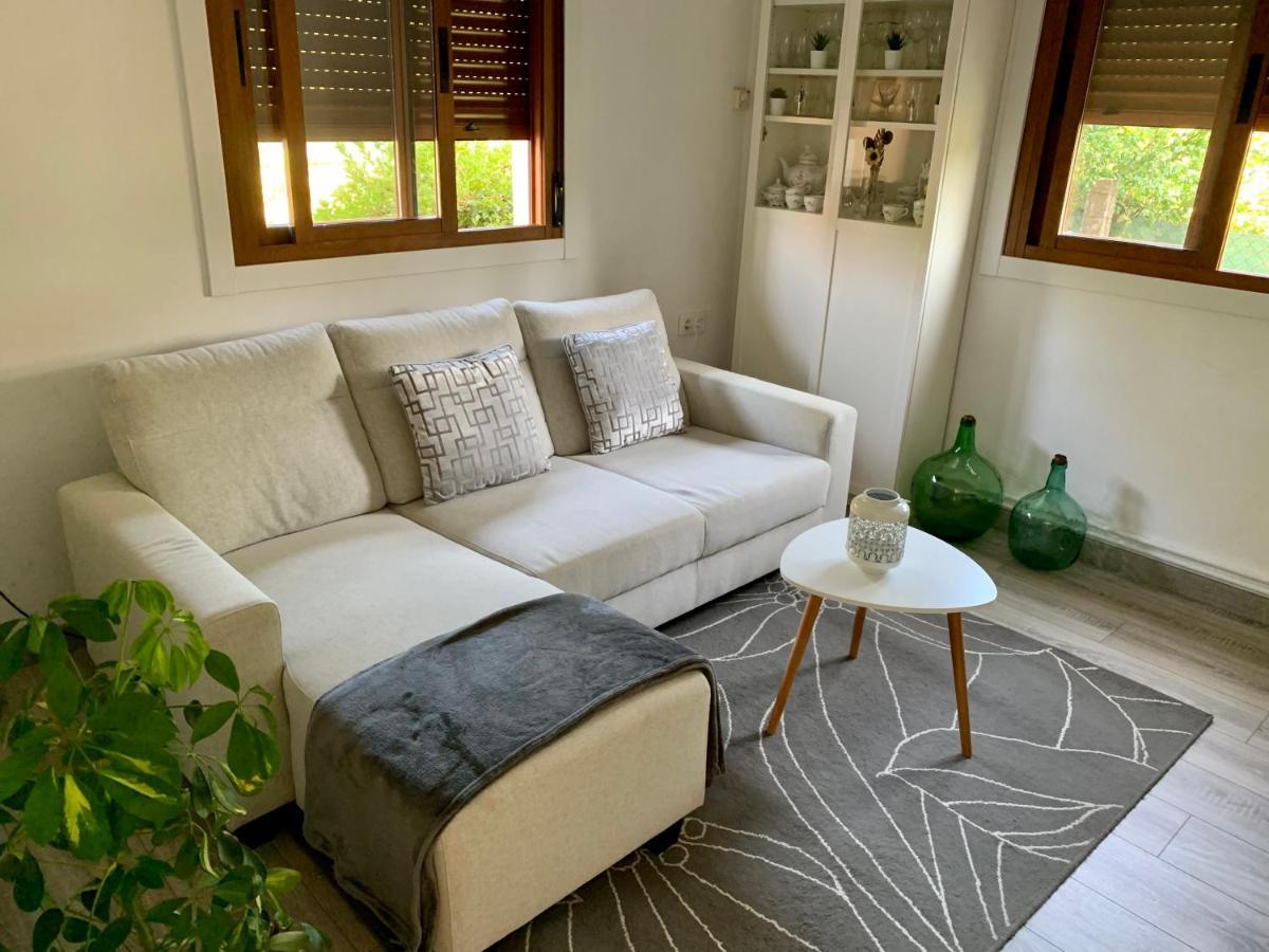 A Casa Vermella Con Jardin A 10 Minutos De Santiago De Compostela Apartment Ortono Bagian luar foto