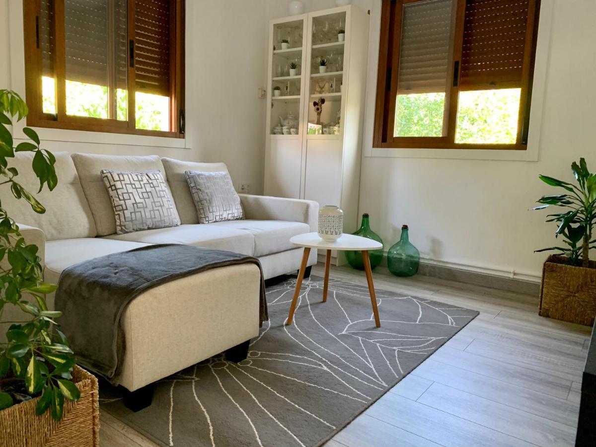 A Casa Vermella Con Jardin A 10 Minutos De Santiago De Compostela Apartment Ortono Bagian luar foto