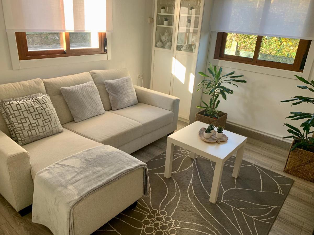 A Casa Vermella Con Jardin A 10 Minutos De Santiago De Compostela Apartment Ortono Bagian luar foto