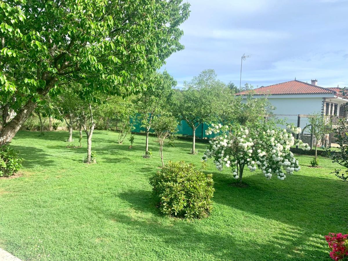 A Casa Vermella Con Jardin A 10 Minutos De Santiago De Compostela Apartment Ortono Bagian luar foto