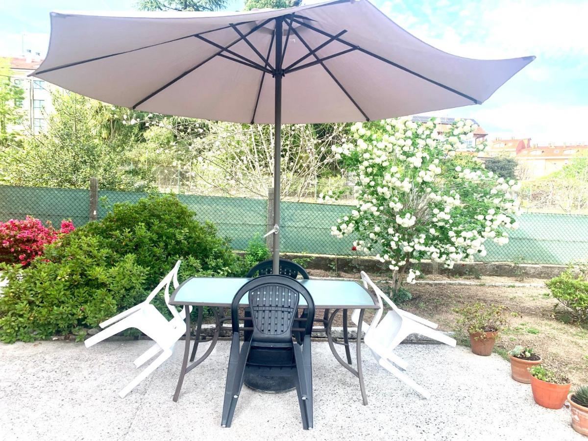 A Casa Vermella Con Jardin A 10 Minutos De Santiago De Compostela Apartment Ortono Bagian luar foto